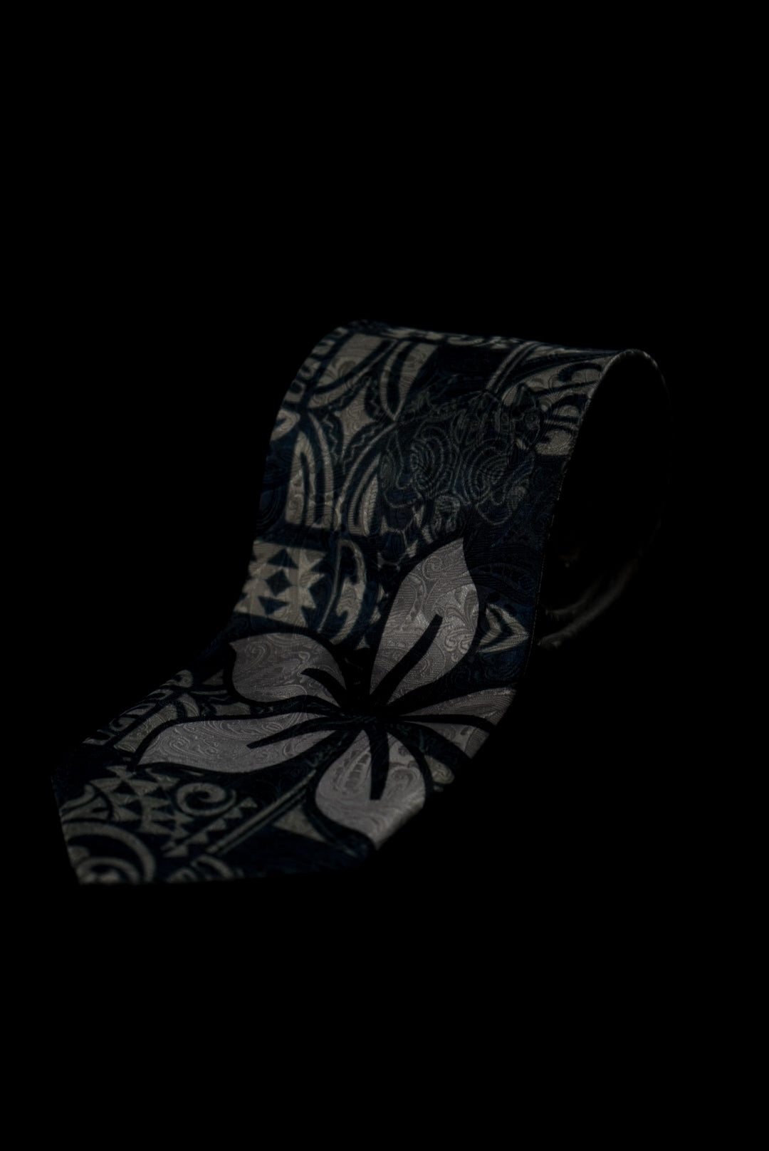 SZN1: BLUE FLOWER TRIBAL NECKTIE